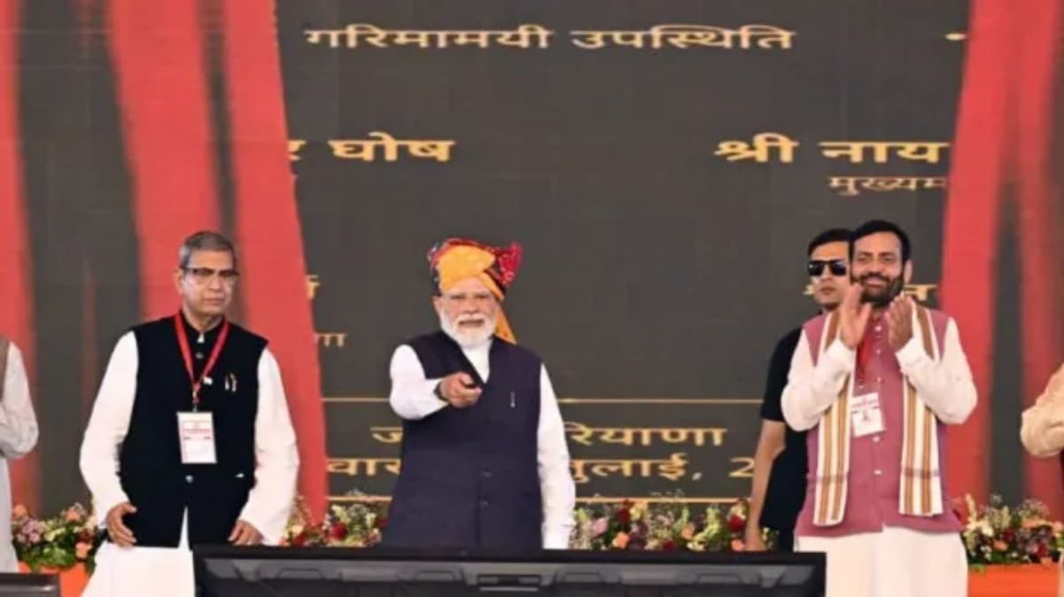 जींद | प्रधानमंत्री मोदी ने की मुख्यमंत्री नायब सिंह सैनी की कार्यप्रणाली की सराहना : बोले- डबल इंजन सरकार कर रही बेहतरीन काम | युवाओं, किसानों और महिलाओं के लिए गिनाईं उपलब्धियां