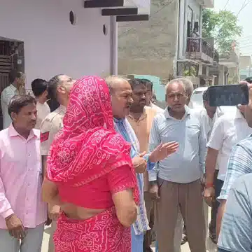रेवाड़ी | ब्लास्ट पीड़ित परिवार से मिले विधायक लक्ष्मण सिंह यादव : हायर एजेंसी से जांच की उठाई मांग | दोषियों पर सख्त कार्रवाई का भरोसा