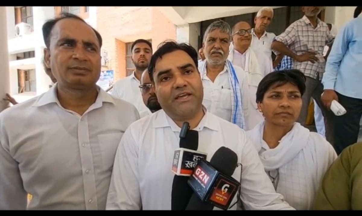 नारनौल | महंगाई, पेपर लीक और युवाओं के भविष्य पर कांग्रेस का हमला : गुर्जर कल्याण परिषद अध्यक्ष कुलदीप भरगढ़ बोले- देश का युवा परेशान, सरकार जवाब दे