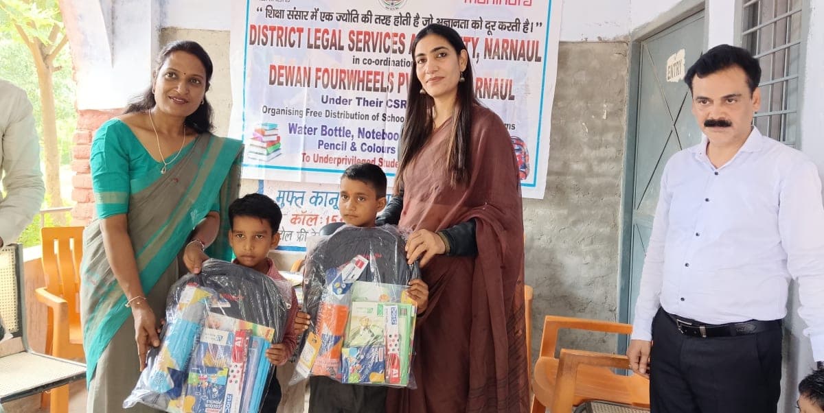 बच्चों को कानूनी अधिकारों की जानकारी : गुड-बेड टच समझाया | सामग्री की वितरित | हेल्पलाइन बताई
