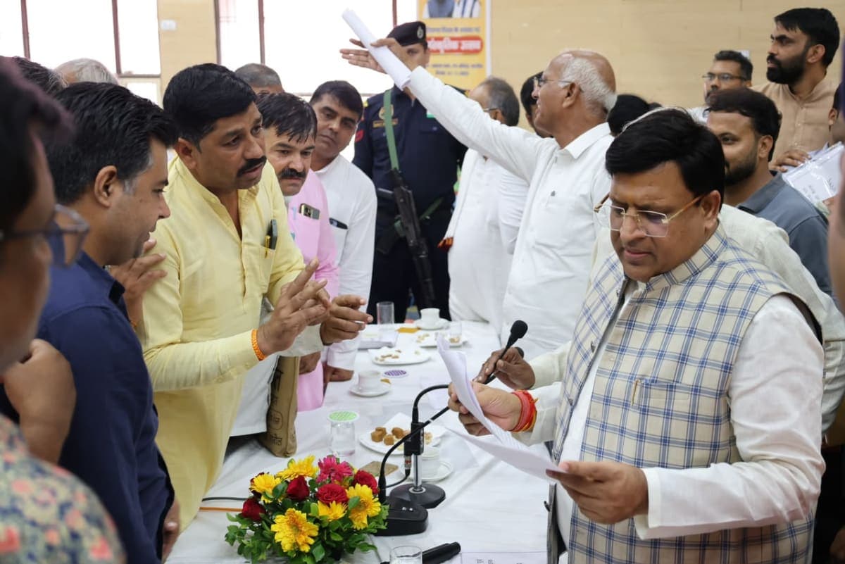 Faridabad News | स्वच्छता व्यवस्था को मिलेगा नया विस्तार : ₹835.73 करोड़ का टेंडर फाइनल | 712 टिपर-195 ई-रिक्शा लगेंगे