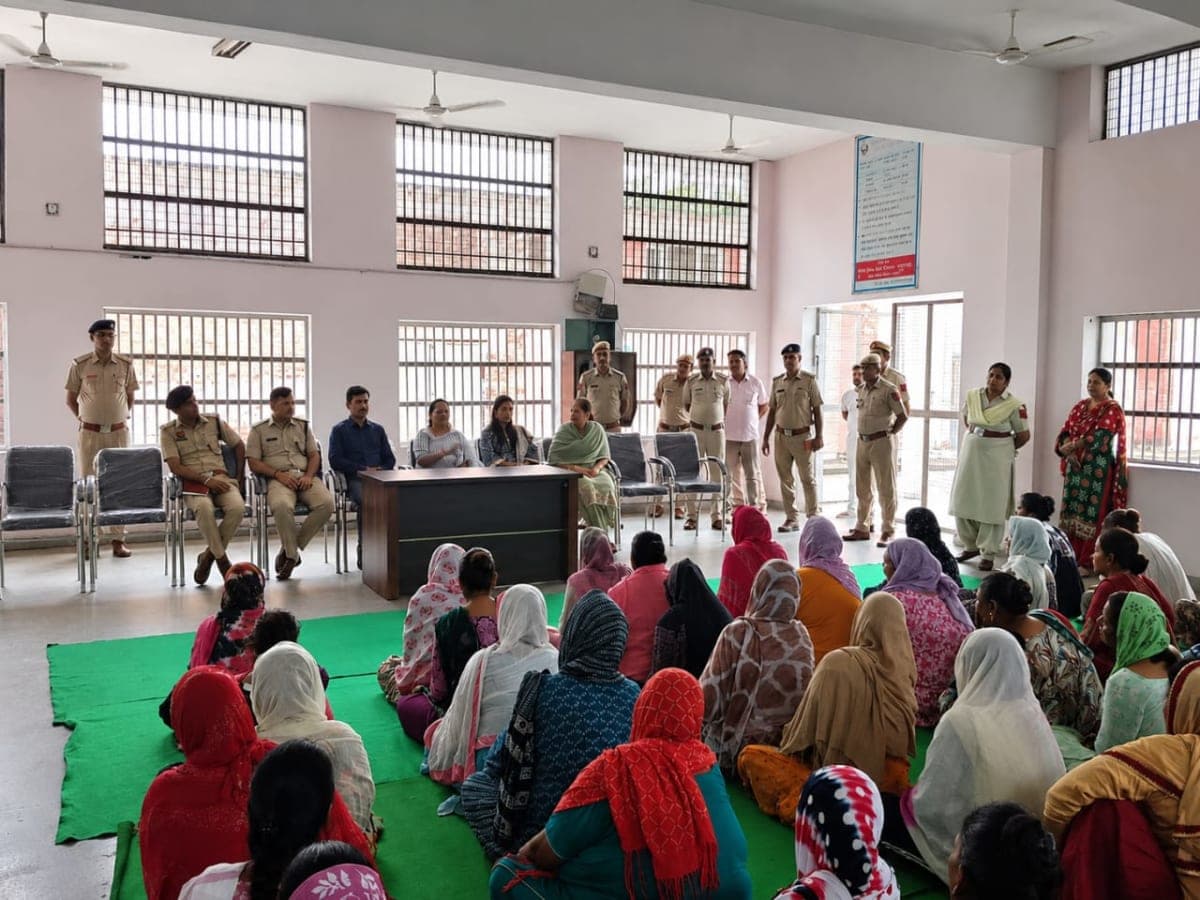 Yamunanagar News | महिला वार्ड का निरीक्षण : बंदियों की समस्याएं सुनीं | भोजन की जांच की
