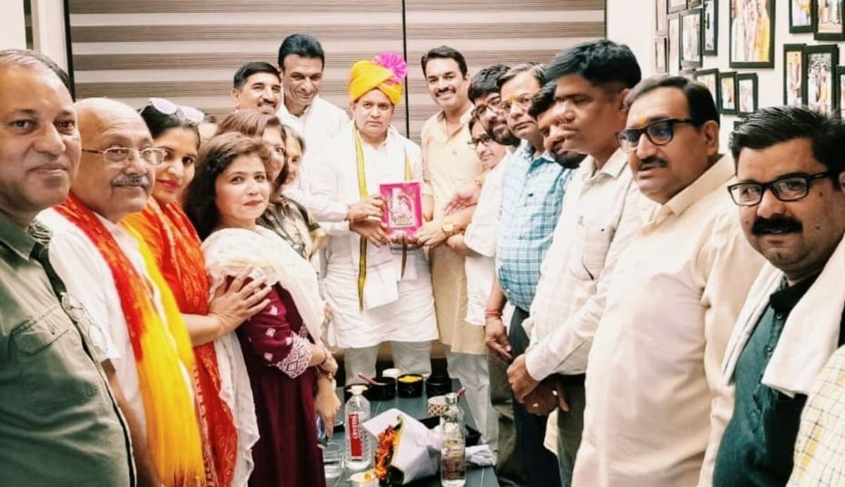Rewari News | सत्यप्रकाश जरावता ने कार्यकर्ताओं से किया संवाद : अजय कांटीवाल के कार्यालय पहुंचे | संगठन की मजबूती पर जोर