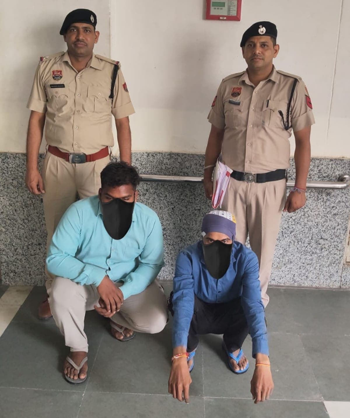 Faridabad News | पॉलिसी बंद कराने के नाम पर ₹39,329 की ठगी : खाताधारक समेत 2 गिरफ्तार | भेजे जेल