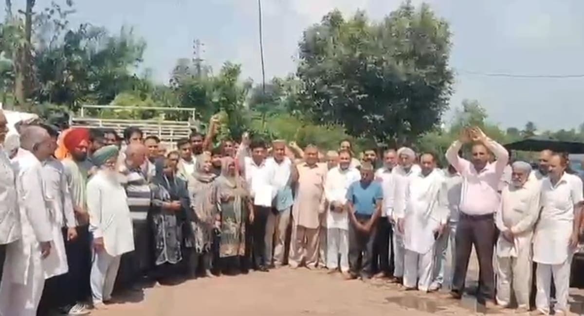 Nalagarh News | भारत स्पिरिट कंपनी के खिलाफ ग्रामीणों का प्रदर्शन : प्रदूषण का लगाया आरोप | फैक्ट्री बंद करने की मांग