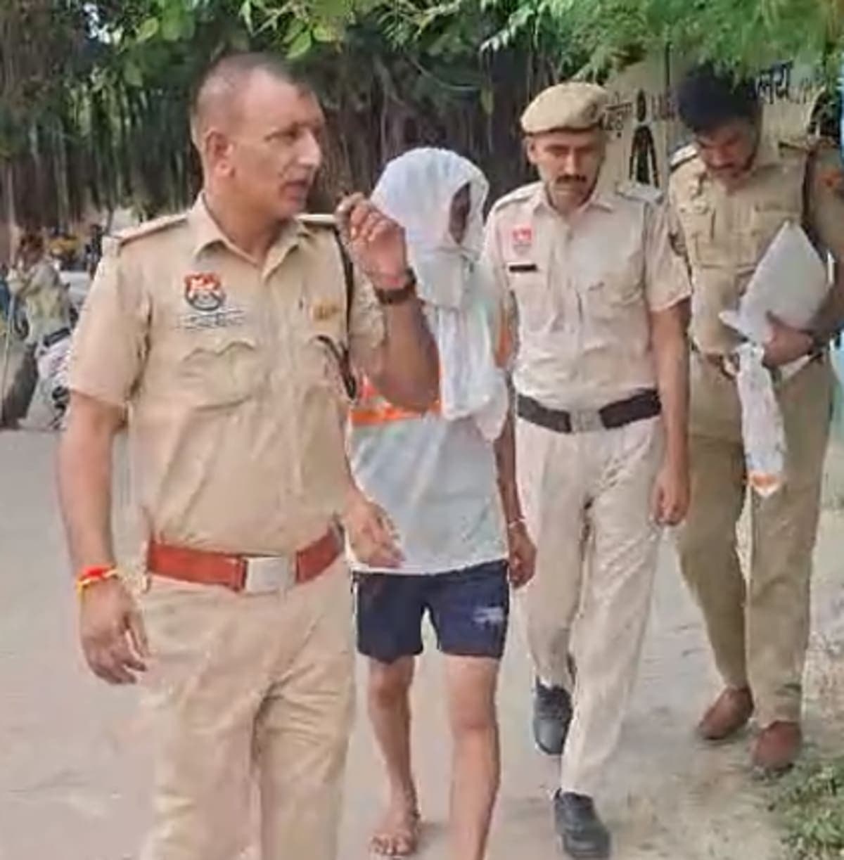 Kurukshetra News | पिहोवा सरस्वती घाट पर सोते युवक पर हमला : पत्थर से वार करने वाला आरोपी गिरफ्तार | रंजिश में वारदात, CCTV में कैद हुई घटना