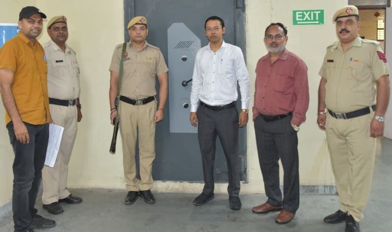 यमुनानगर | सीटीएम पीयूष गुप्ता ने किया ईवीएम वेयर हाउस का निरीक्षण : आयोग के निर्देशों की पालना सुनिश्चित करने के आदेश | सुरक्षा व्यवस्था की समीक्षा