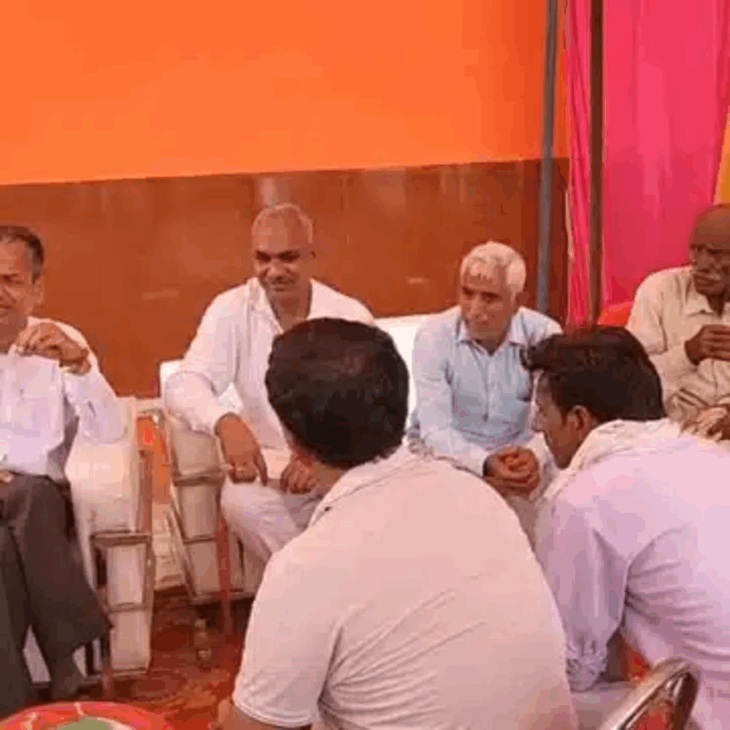 नांगल चौधरी | रामबास के महाकालेश्वर मंदिर में शिव परिवार की प्राण-प्रतिष्ठा : पूर्व सिंचाई मंत्री डॉ. अभय सिंह यादव ने किया पूजन | मेडिकल कॉलेज उद्घाटन का दिया निमंत्रण