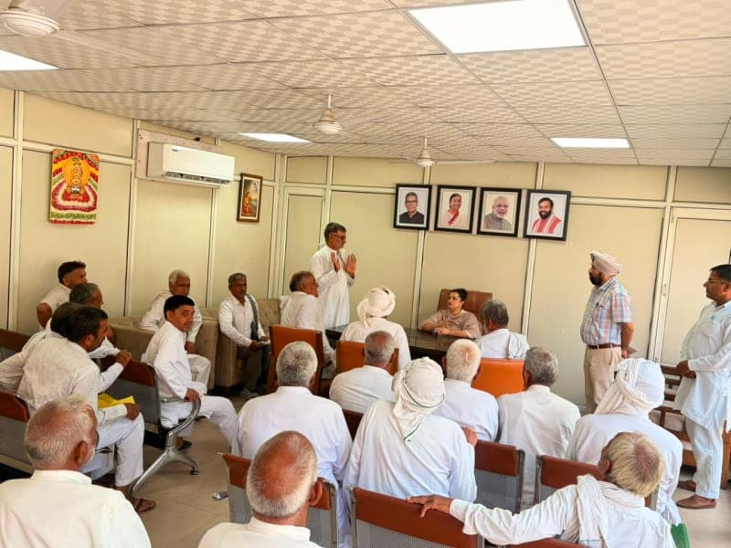 पानी की मांग लेकर मंत्री से मिले ग्रामीण : 70 गांवों के लोग पहुंचे | सुंदर ब्रांच का मुद्दा उठाया | समाधान का मिला भरोसा