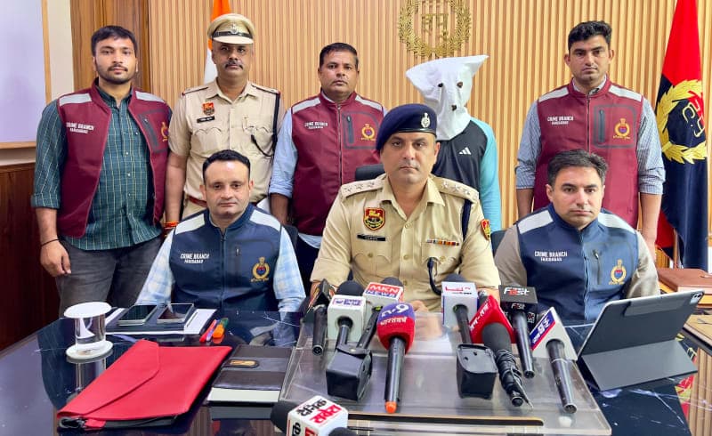 Faridabad News | डिलीवरी बॉय ने घर में घुसकर लूटे सोने के आभूषण : महिला और सास को चाकू दिखाकर डराया | पहले भी कर चुका था पार्सल डिलीवरी