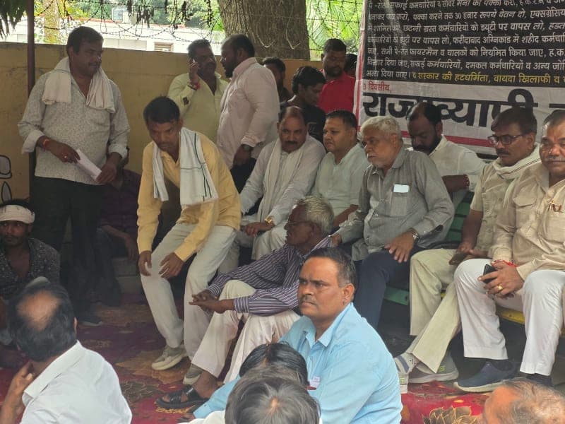 Faridabad News | सफाई कर्मचारियों के समर्थन में उतरे नीरज शर्मा : सरकार पर साधा निशाना | मांगें पूरी करने की उठाई आवाज