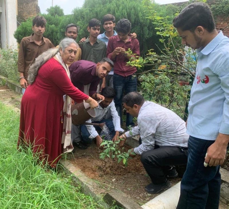 Yamunanagar News | शिक्षक दिवस पर पौधारोपण अभियान : NSS स्वयंसेवकों ने लगाए पौधे