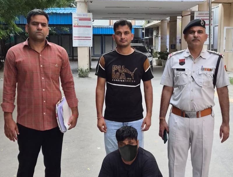 Faridabad News | फोन हैक कर 5.12 लाख रुपये की ठगी : नागौर से खाता उपलब्ध कराने वाला आरोपी गिरफ्तार | खाते में पहुंचे थे 23,743 रुपये