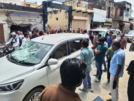 हट्टा बाजार में किन्नर गुटों के टकराव के बाद मौके का दृश्य