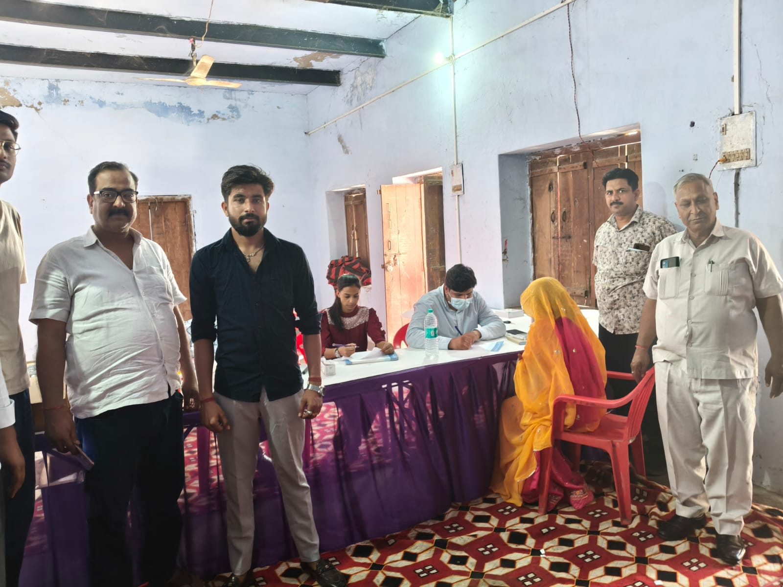 अटेली | मरीज को परामर्श देते हुए डॉक्टर