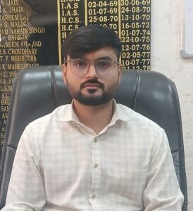 एसडीएम योगेश सैनी