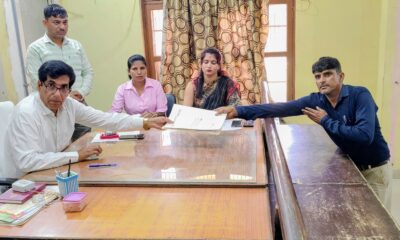 कनीना में नामांकन दाखिल करते उम्मीदवार बलजीत राज व सुरेंद्र अपने समर्थकों के साथ।