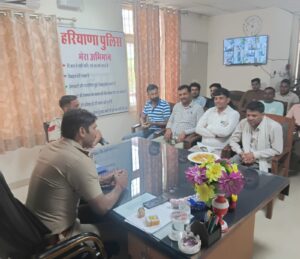 कानून व्यवस्था को मजबूत करने के लिए पुलिस ने ग्रामीणों के साथ की अहम बैठक