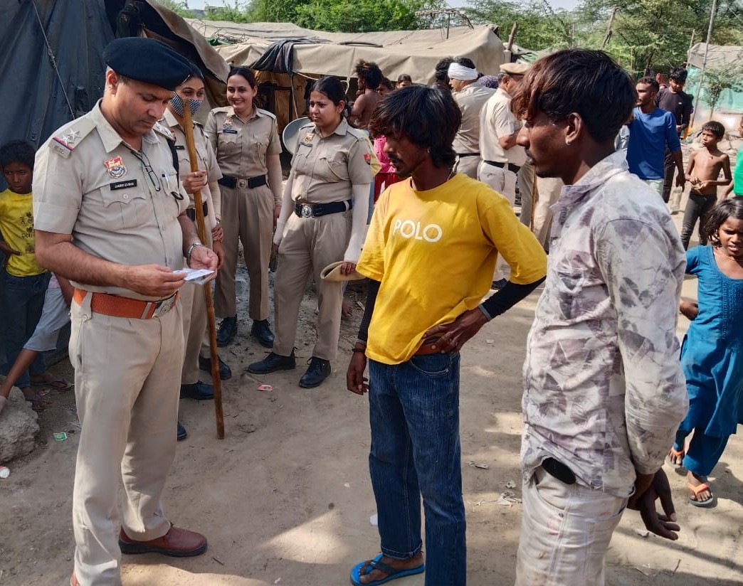 नारनौल में डॉग स्क्वायड के साथ पुलिस का सघन सर्च ऑपरेशन