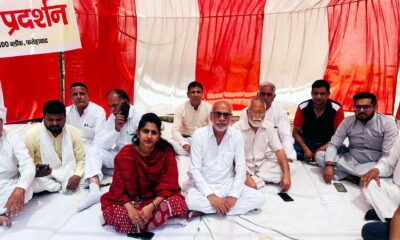 फतेहाबाद। बीडीपीओ के खिलाफ धरने पर बैठे पंचायत समिति चेयरपर्सन, सदस्य व सरपंच