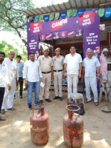 कनीना क्षेत्र में जब्त किए गए सिलेंडर।