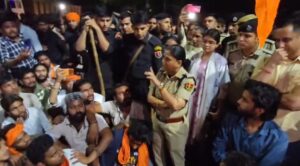 अलवर के अग्रसेन सर्कल पर विरोध प्रदर्शन