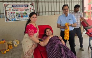 “रक्तदान महादान” के संदेश के साथ कॉलेज परिसर में आयोजित शिविर में दिखा उत्साह