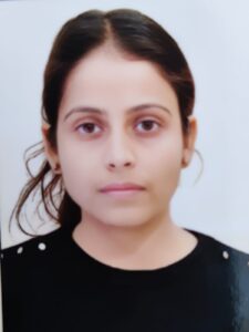 नारनौल की कविता सैनी, जिनका चयन आयकर विभाग में अधीक्षक पद पर हुआ।