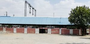 निजामपुर रेलवे स्टेशन पर ट्रेन और प्लेटफॉर्म के बीच खतरनाक गैप