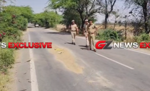 नांगल चौधरी के गांव नयान में वारदात के बाद मौके पर जांच करती पुलिस टीम।