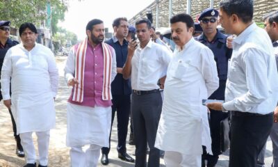 गुरुग्राम में निरीक्षण के दौरान अधिकारियों को निर्देश देते मुख्यमंत्री नायब सिंह सैनी