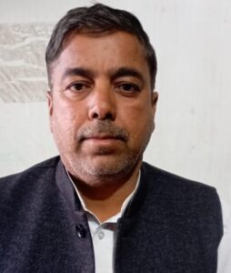 सामाजिक मुद्दों पर प्रतिक्रिया देते हुए वक्ता