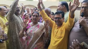 नारनौल में 41वीं प्रभात फेरी के दौरान राधा रानी के जयकारों के बीच झूमते श्रद्धालु