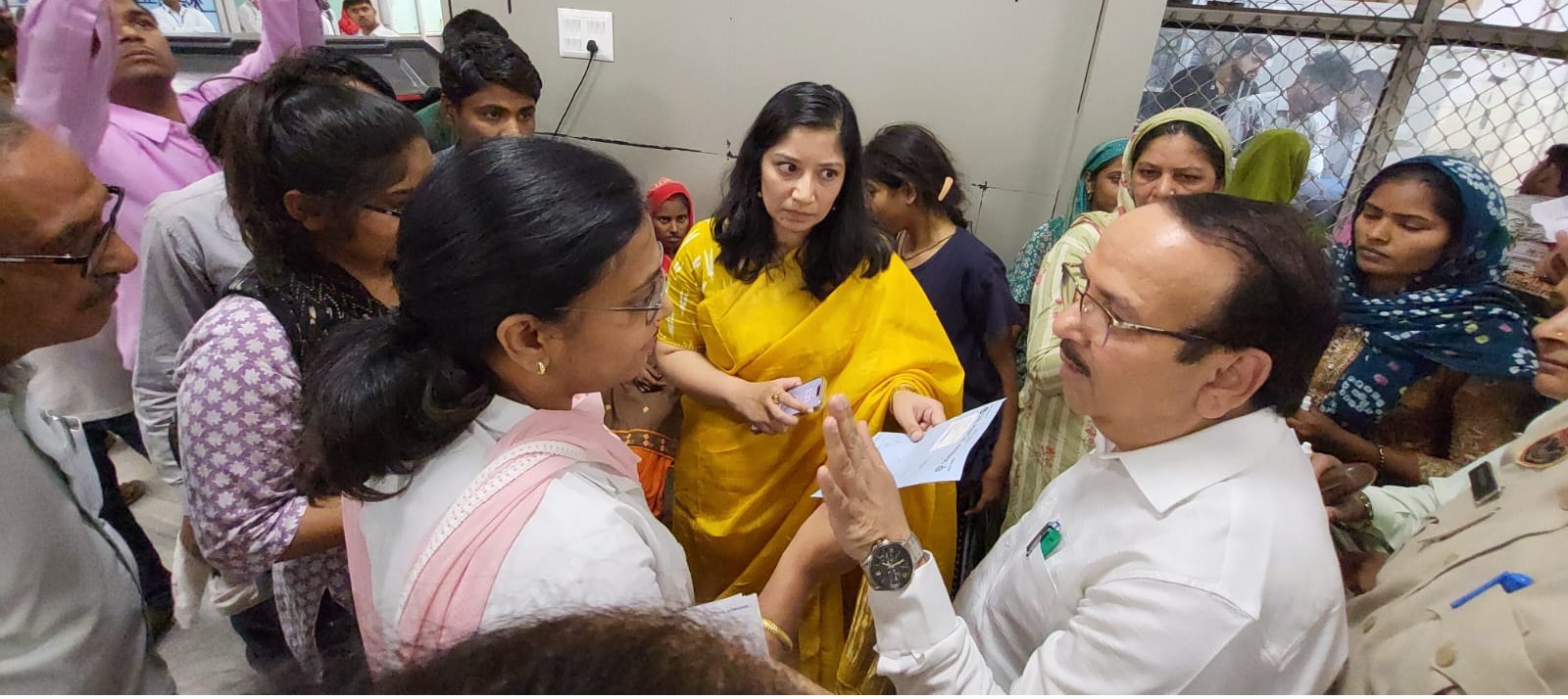 नारनौल की डीसी अनुपमा अंजलि ने किया सिविल अस्पताल का औचक निरीक्षण