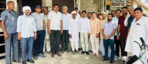 नलवाटी विकास समिति की बैठक में मौजूद सदस्य व स्थानीय गणमान्य व्यक्ति