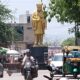 रेलवे स्टेशन से ताऊ देवीलाल चौक तक अंधेरा, राहगीरों को हो रही दिक्कत