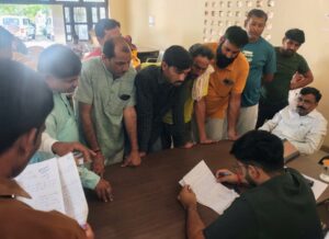समाधान शिविर में जनसेवा को प्राथमिकता देते नजर आए एसडीएम योगेश सैनी