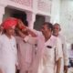 भेडंटी गांव में जांगिड़ समाज की नई कार्यकारिणी का पगड़ी पहनाकर सम्मान करते ग्रामीण और सामाजिक प्रतिनिधि।