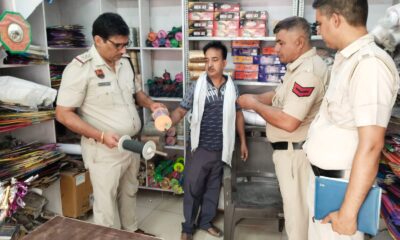 नारनौल के बाजारों में चाइनीज मांझा को लेकर चेकिंग अभियान चलाती पुलिस टीम।