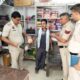 नारनौल के बाजारों में चाइनीज मांझा को लेकर चेकिंग अभियान चलाती पुलिस टीम।