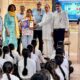 जीएसएसएस बेरी के टॉपर विद्यार्थियों को सम्मानित करते प्राचार्य और स्टाफ।