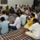 बालाजी मंदिर में स्वर्गीय दिनकर बोहरा की प्रथम पुण्यतिथि पर आयोजित सुंदरकांड पाठ में शामिल श्रद्धालु।