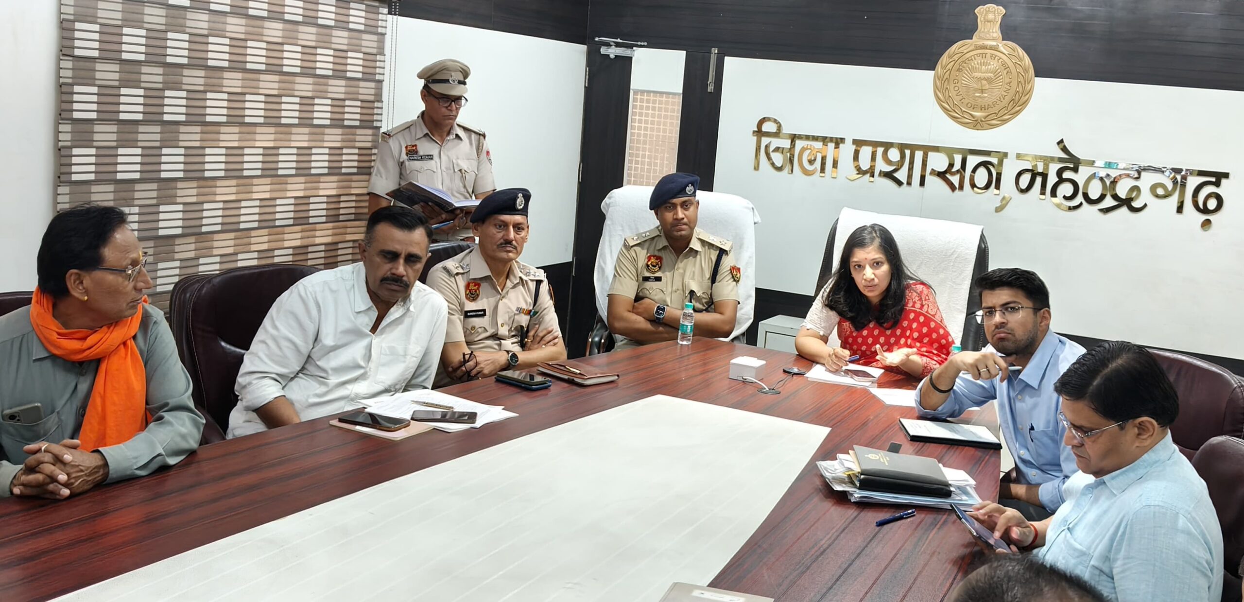 वीडियो कांफ्रेंस में मौजूद डीसी अनुपमा अंजली।