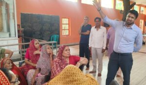 सोमनाथ स्वाभिमान पर्व की तैयारियों का जायजा लेते एसडीएम अनिरुद्ध यादव।