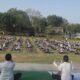 योग प्रोटोकॉल का अभ्यास करते योगाचार्य।