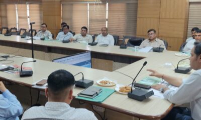 जिला जल एवं सीवरेज मिशन की बैठक लेते एडीसी तरुण कुमार पावरिया।