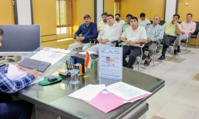 योग दिवस के संबंध में अधिकारियों की बैठक लेते एडीसी तरुण कुमार पावरिया।