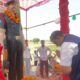 ऑपरेशन सिंदूर के दौरान शहीद हुए दिनेश शर्मा की प्रतिमा पर पुष्प अर्पित कर श्रद्धांजलि देते पूर्व विधायक दीपक मंगला
