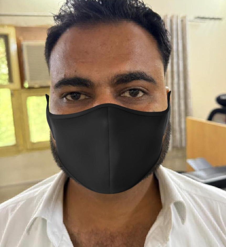 मोबाइल टॉवर ठगी मामले में गिरफ्तार आरोपी को हिरासत में लेकर जांच करती साइबर थाना बल्लभगढ़ पुलिस।