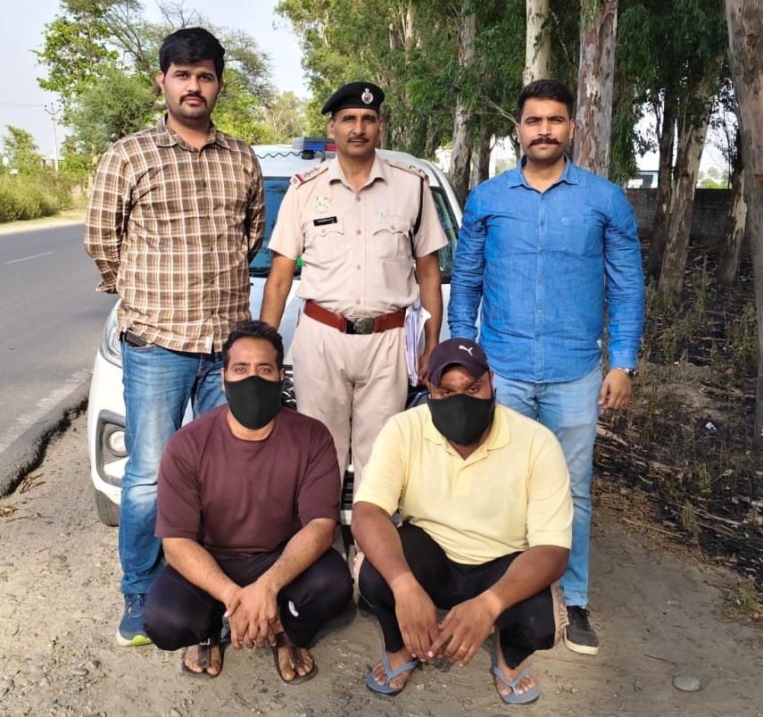 फरीदाबाद साइबर ठगी मामले में गिरफ्तार आरोपी पुलिस हिरासत में।